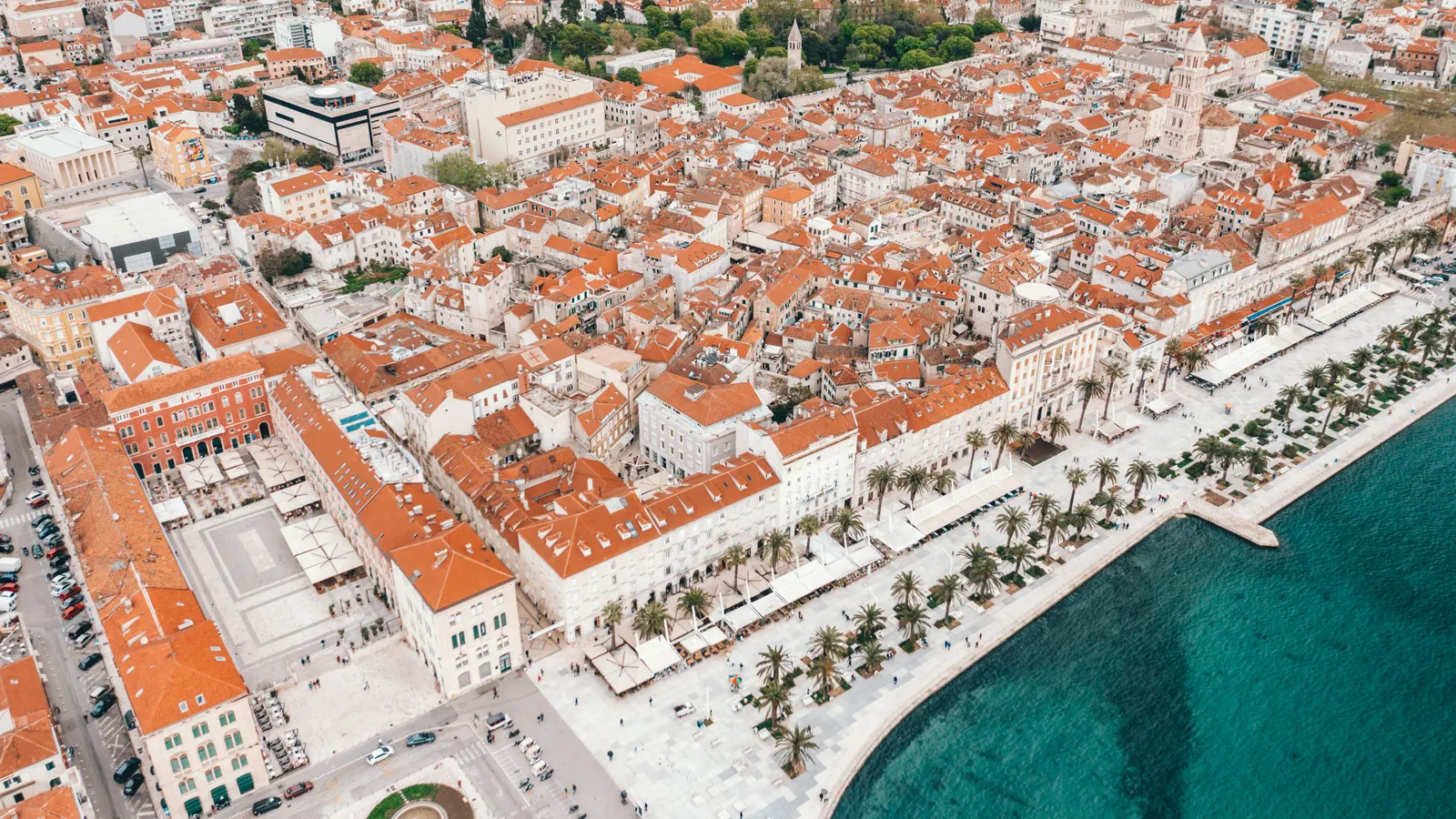 Die Altstadt von Split mit der Riva, von oben gesehen